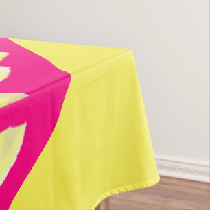Hübsches rosa und blassgelbes Creme gemustert Tischdecke