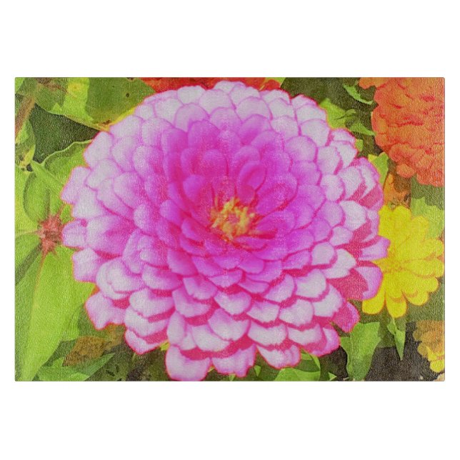 Hübsches Round Pink Zinnia im Sommergarten Schneidebrett (Vorderseite)