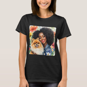 Hübsches Schwarzes Mädchen mit Spitz-Hund blühen T-Shirt