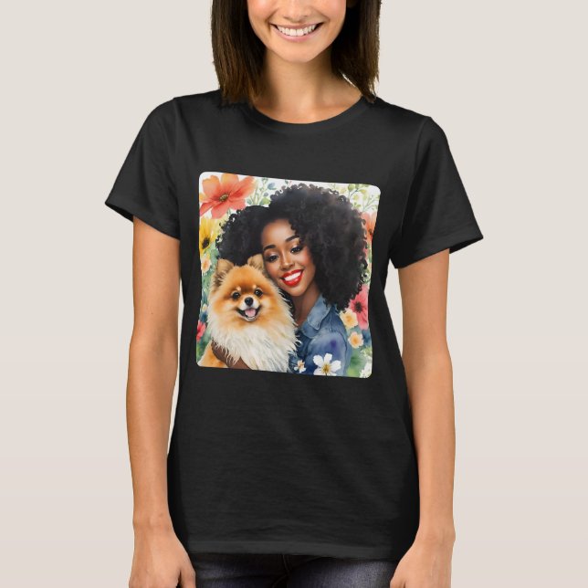 Hübsches Schwarzes Mädchen mit Spitz-Hund blühen T-Shirt (Vorderseite)