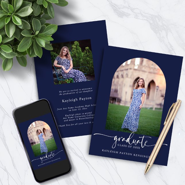 Hübsches Script Abschluss Arch Foto Navy Blue Einladung (Pretty Script Graduation Arch Photo Navy Blue Invitation)