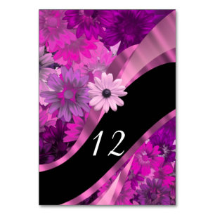 Hübsches weibliches Magenta-Blume Tischnummer