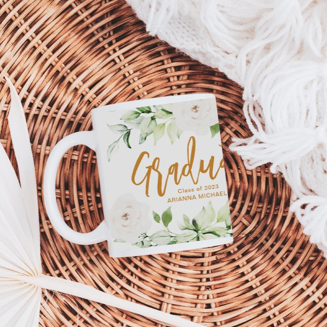 Hübsches White Floral Graduate Script 2024 auf zwe Jumbo-Tasse (Von Creator hochgeladen)