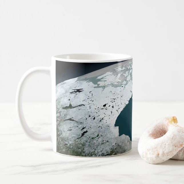 Hudson Bay Sea Ice am 14. November 2005. Kaffeetasse (Mit Donut)