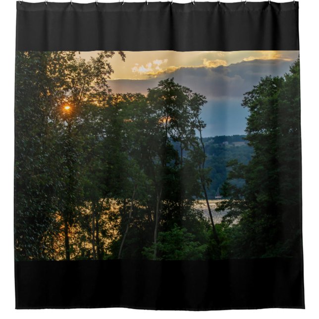 Hudson River Summer Abend W/Black Border. Duschvorhang (Vorderseite)