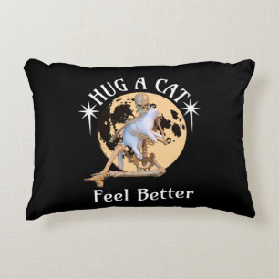 Hug eine Katze, fühle dich besser Skelett umarmt K Dekokissen