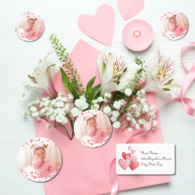 Hugs & Kisses Foto mit rosa Herzen Valentine Runder Aufkleber (Stickers and Mailing Labels)