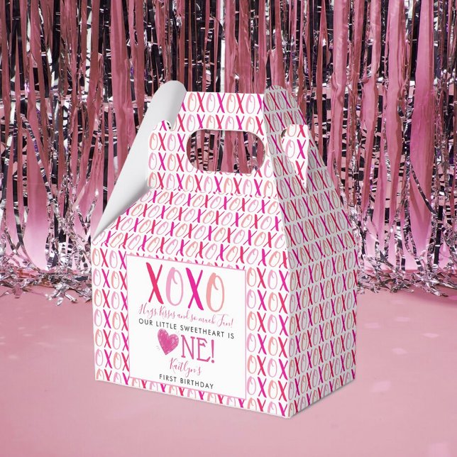 Hugs & Kisses (XOXO) Valentine's Day 1st Birthday Geschenkschachtel (Von Creator hochgeladen)