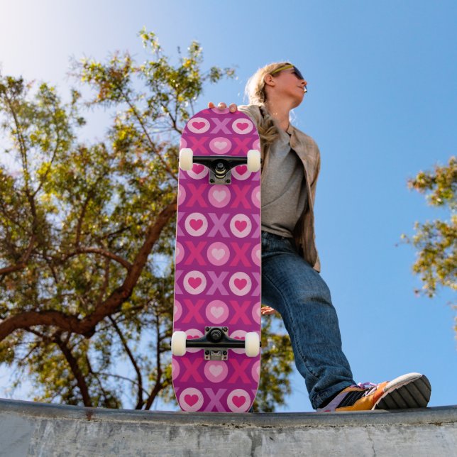 Hugs und Kisses XOXO Pink und Lila Skateboard (Außenbereich 1)