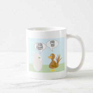 Huhn gegen Ei Lustiges Tier-Cartoon-Design Tasse