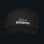 Hühnerflüster Niedlich Vintag Rustikal Bestickte Baseballkappe<br><div class="desc">Personalisiertes Hühnerflüstern schwarz,  District Threads,  Baseball Cap,  mit blau-weißer Stickerei. Eine coole Geburtstagsgeschenkidee und niedliches Accessoire.</div>