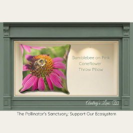 Hummel auf Scheinerdbeere (Echinacea) Kissen
