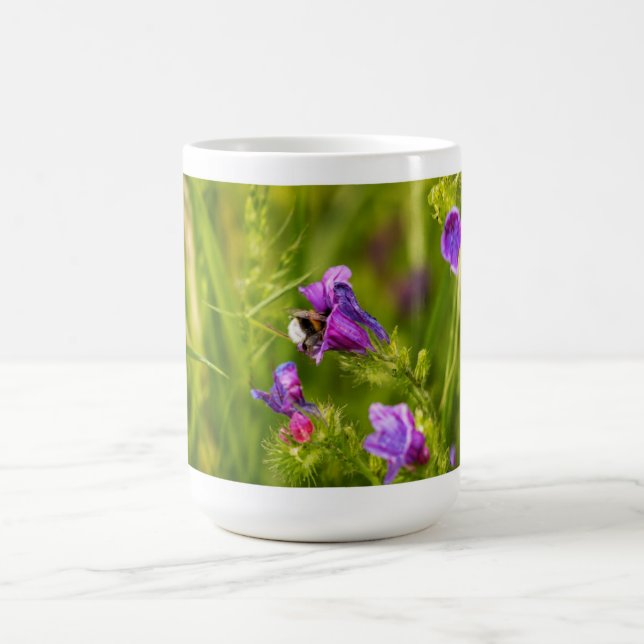 Hummel in Blüte Kaffeetasse (Mittel)
