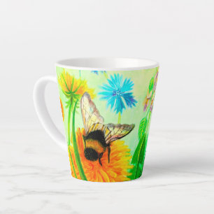Hummeln auf dem Löwenzahn kleine latte Tasse