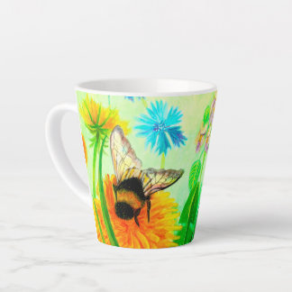 Hummeln auf dem Löwenzahn kleine latte Tasse