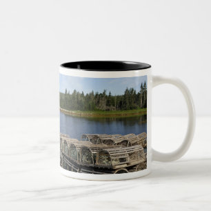 Hummerboat, Mushaboom, Nova Scotia, Kanada Zweifarbige Tasse