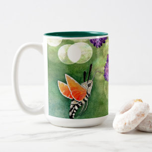 Hummingbird Hawk Moth und Lilacs Zweifarbige Tasse