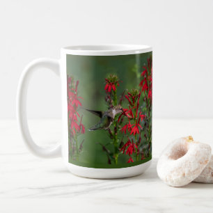 Hummingbird im Kardinal Blume Kaffeetasse