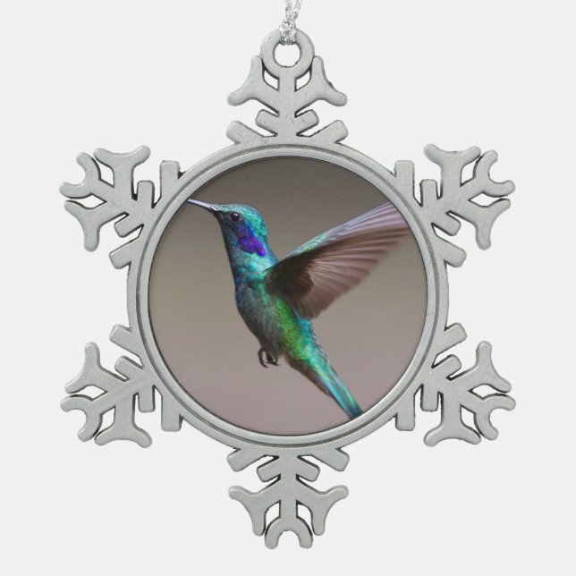 Hummingvogel im Flug Schneeflocken Zinn-Ornament (Vorderseite)