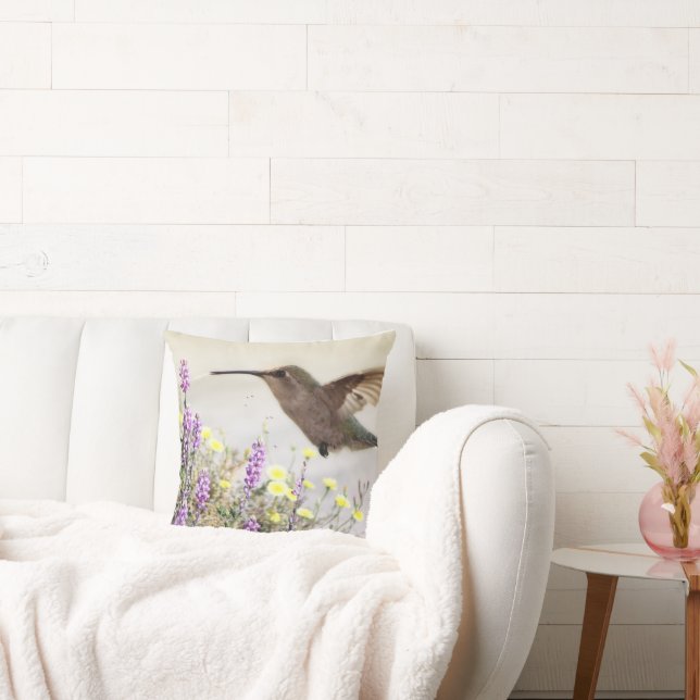 Hummingvogel und Wildblumen Digitale Kunst Akzent Kissen (Liege)