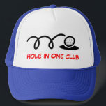Humorer Golfhut | Loch in einem Club Truckerkappe<br><div class="desc">Humorer Golfhut | Loch in einem Club. Geschenke Ideen für Golfer. Fügen Sie Ihr eigenes lustiges Golfangebot oder Sprichwort hinzu. Niedliches Design für Papa Geburtstag oder Vatertag.</div>