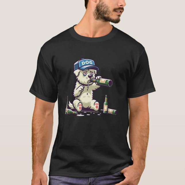 Humoristisches Cartoon Dog Drinks Bierdesign T Shi T-Shirt (Vorderseite)