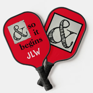 Humorvolles Ampersand-Symbol und so beginnt es rot Pickleball Schläger