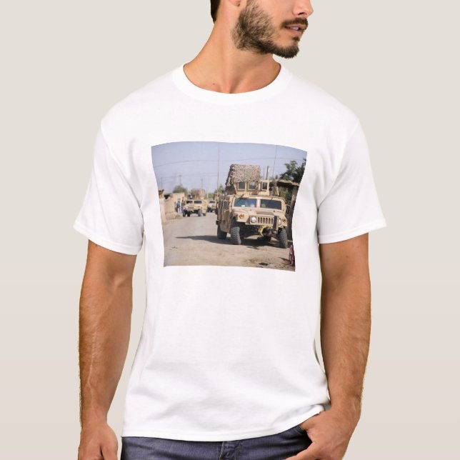 Humvees Verhaltenssicherheit während einer Patroui T-Shirt (Vorderseite)
