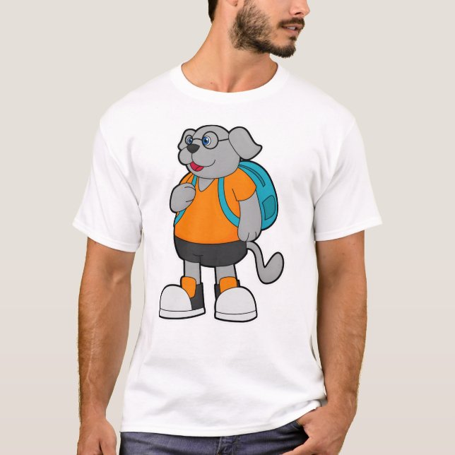 Hund als Hiker mit Rucksack T-Shirt (Vorderseite)
