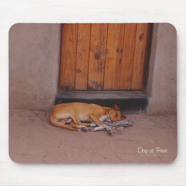 Hund an der Erholung Mousepad (Vorne)