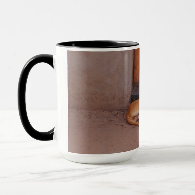 Hund an der Erholung Tasse (Links)