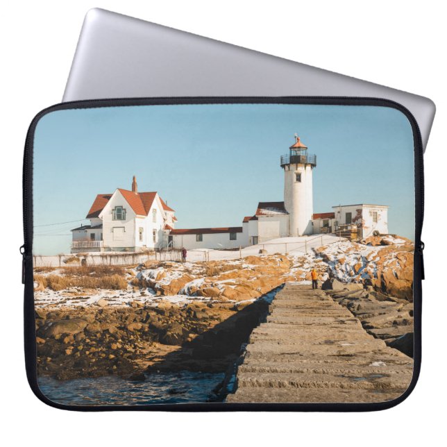 Hund Bar Lighthouse entlang der Küste des Ozeans Laptopschutzhülle (Vorderseite)