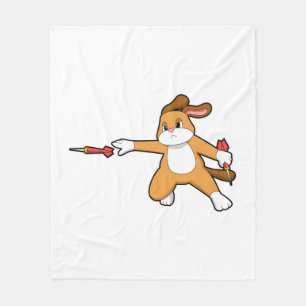 Hund bei Darts mit Dart.PNG Fleecedecke