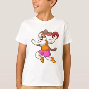 Hund beim Handballspieler mit Handball T-Shirt