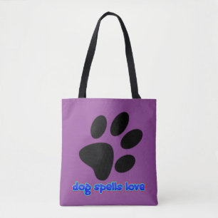 Hund buchstabiert Liebe mit Pfotenabdruck