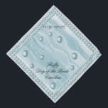 Hund der Bride & Aquamarin Blue Pearls & Blue Silk Halstuch<br><div class="desc">Das ist ein freundliches Bandana, um Ihren Liebling oder Ihre süße Katze zu Ihrem Hochzeitstag zu machen. Über das Design: Der Hintergrund hat ein Aquamarines blaues Seidenmuster. Das Bandana hat einen hübschen Rahmen mit zwei Aquamarinen Perlen. Auf dem Seidenmuster sind neun Aquamarine blaue Perlen platziert, die zufällig platziert werden. An...</div>