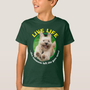 Hund, der in Hof läuft T-Shirt