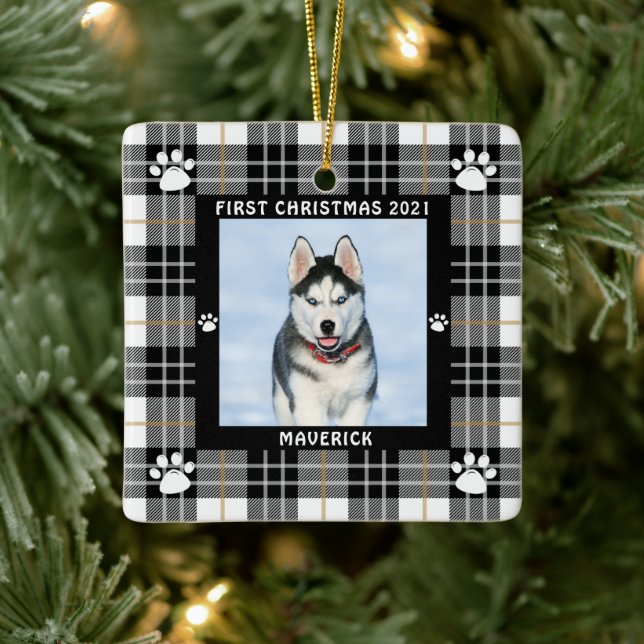 Hund ERSTE CHRISTMAS Schwarz-weiße Karierte Paw Pr Keramikornament (Baum)