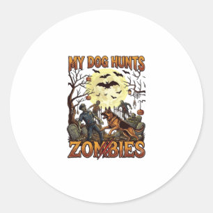 Hund jagt Zombies Halloween Deutscher Schäferhund  Runder Aufkleber
