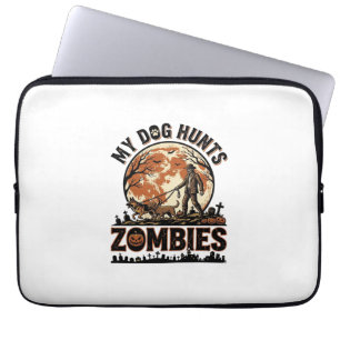 Hund jagt Zombies Vintage Halloween Vektor Design_ Laptopschutzhülle