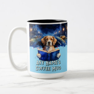 Hund liest das große Buch - anpassbarer Slogan Zweifarbige Tasse