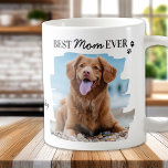 Hund Lover Beste Mama je Personalisiert 2 Haustier Kaffeetasse<br><div class="desc">Beste Mama je! ... Dieser Müttertag gibt Ihrer Lieblings-Hundemutter eine niedliche personalisierte Foto-Hund-Mutter Tasse von seiner besten Freundin. Personalisieren Sie diese Mütter Tag Hund Mutter Tasse mit dem Hund Namen & Lieblings-Fotos. Besuchen Sie unsere Kollektion für die besten Hundeliebhaber Muttergeschenke und personalisierte Hundeschmiedungen. Diese Hundebütter Mütter Tag Kaffee Tasse wird...</div>
