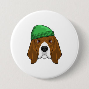 Hund mit Beanie Button