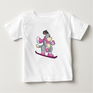 Hunde als Snowboarder mit Sonowboard Baby T-shirt