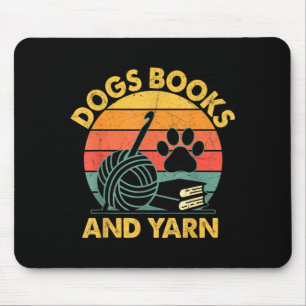 Hunde Bücher und Garn lustiges Häkeln Retro Mousepad