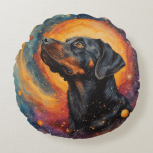 Hunde durch Whimsikalen Kosmos Rundes Kissen