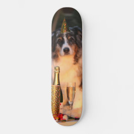 Hunde feiern neues Jahr Skateboard