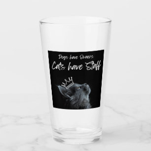 Hunde haben Besitzer, Katzen haben Personal Glas
