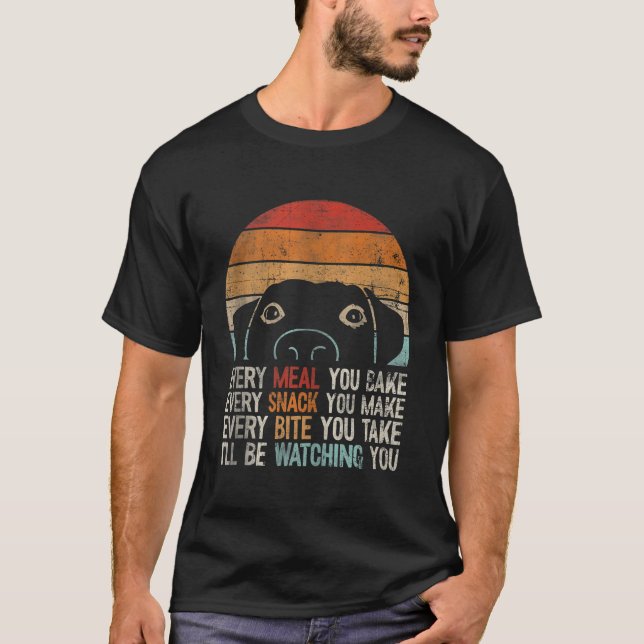 Hunde Hunde Retro Hund wird euch Hund beobachten T-Shirt (Vorderseite)