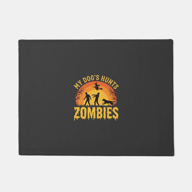 Hunde jagt Zombies Halloween-Design Fußmatte (Vorderseite)
